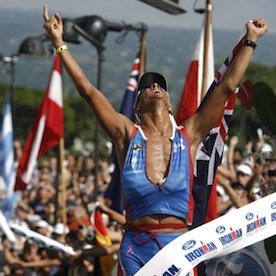 Chris McCormack wint spannende WK Ironman